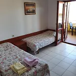 Apartment Apartments And Room Novokmet *