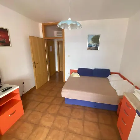 Viktor Apartment *