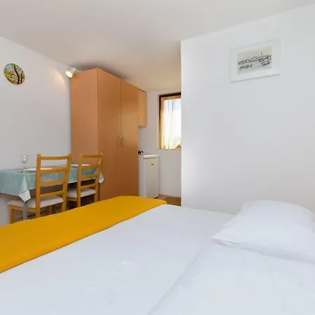 Viktor * Rogoznica (Sibenik-Knin)