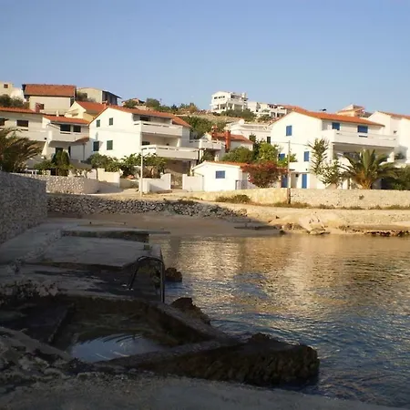 And Novokmet דירה רוגוזניצה