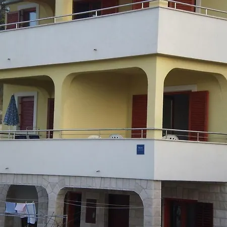 Viktor Apartment *